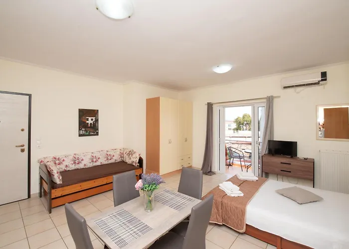 Olivine Apartment *